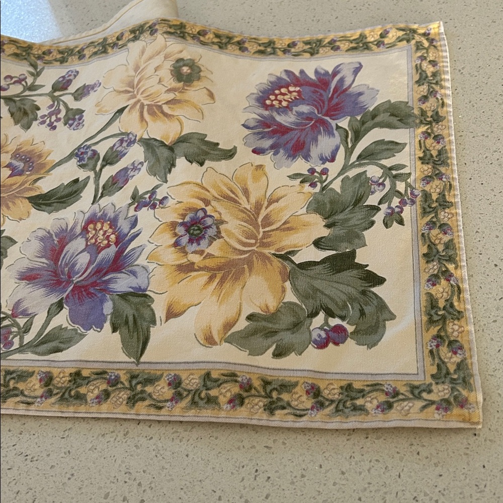 April Cornell Botanical Table Runner - Picture 3 of 7